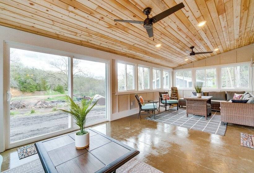 Scenic Yankton Retreat W/ Fire Pit: 1 Mi To Lake!