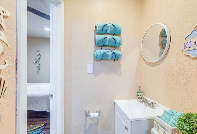 Seagoville Cottage W/ Yard   15 Mi To Fair Park!