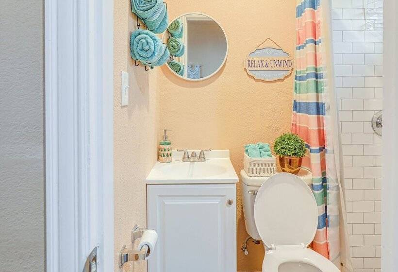 Seagoville Cottage W/ Yard   15 Mi To Fair Park!