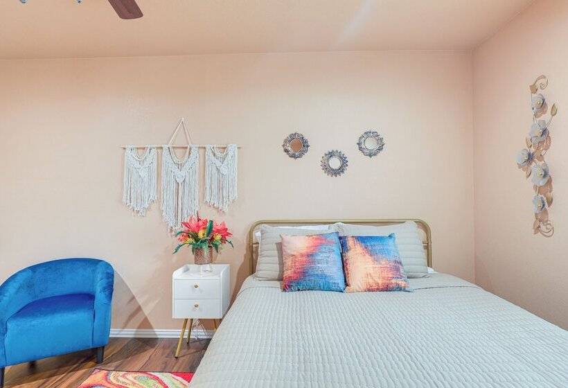 Seagoville Cottage W/ Yard   15 Mi To Fair Park!