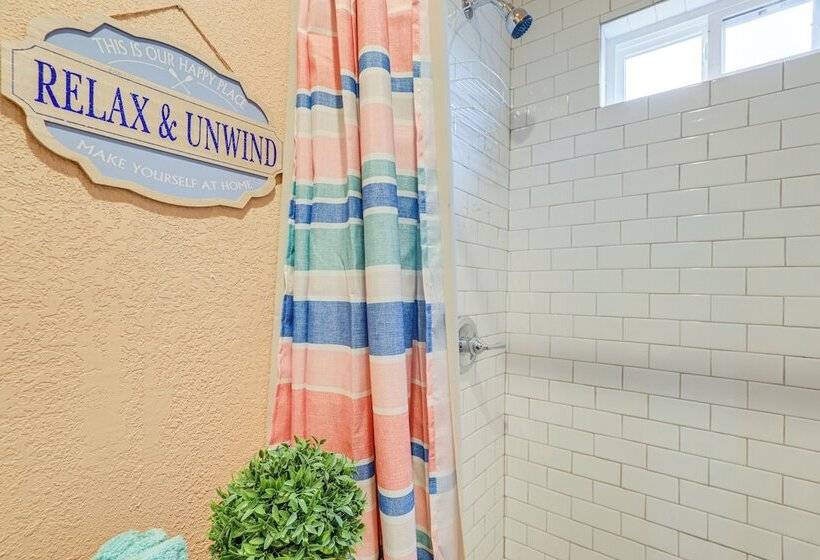 Seagoville Cottage W/ Yard   15 Mi To Fair Park!