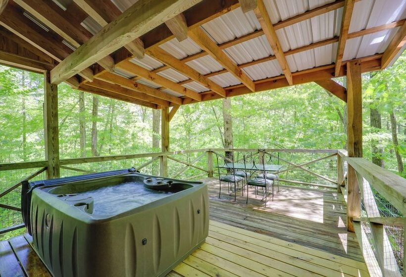 Hot Tub & On Site Trails: Secluded Marion Cabin