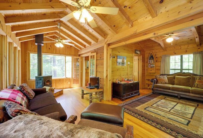 Hot Tub & Deck: Secluded Marion Cabin