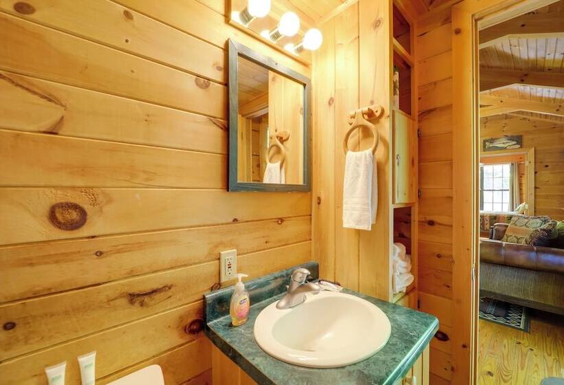 Hot Tub & Deck: Secluded Marion Cabin