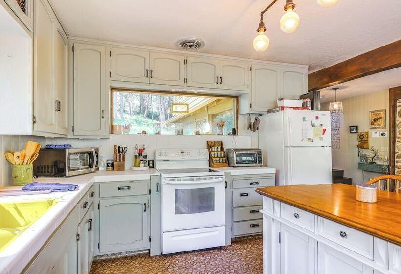 On Site River Access: Quiet Home In Wilseyville!