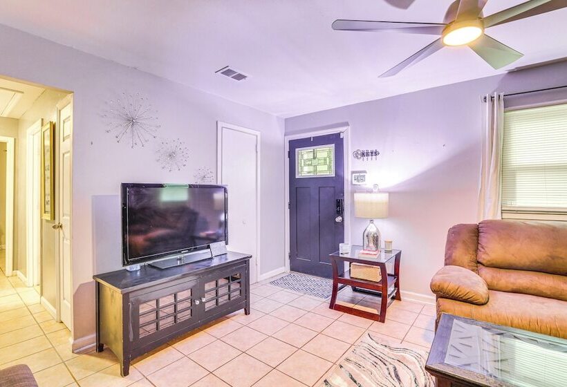 Serene Charleston Home Near Airport: Pets Welcome!