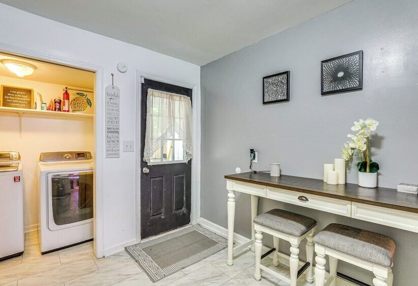Serene Charleston Home Near Airport: Pets Welcome!