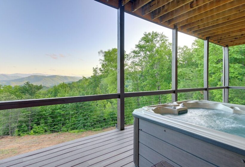 Sevierville Home W/ Hot Tub + Game Room!