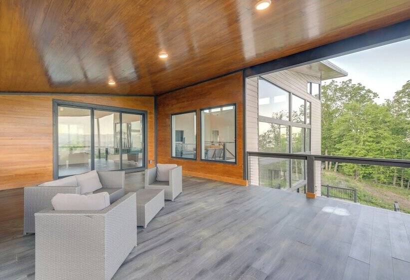 Sevierville Home W/ Hot Tub + Game Room!