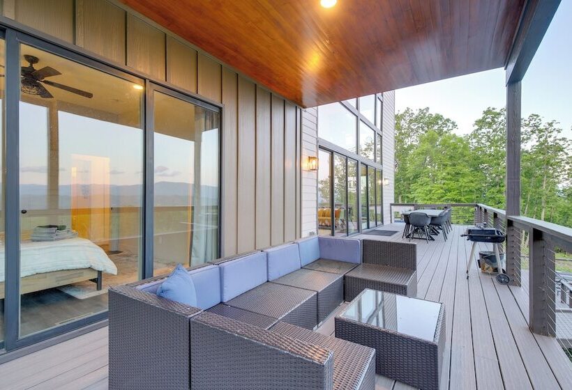 Sevierville Home W/ Hot Tub + Game Room!