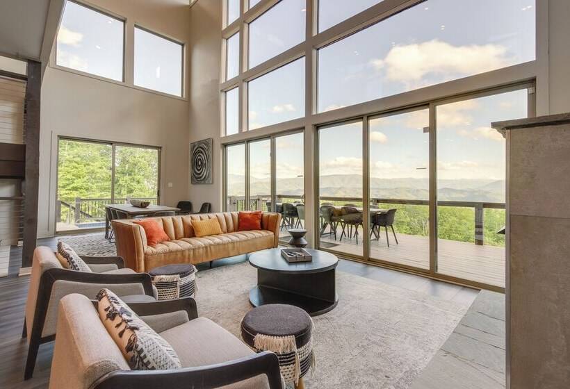 Sevierville Home W/ Hot Tub + Game Room!