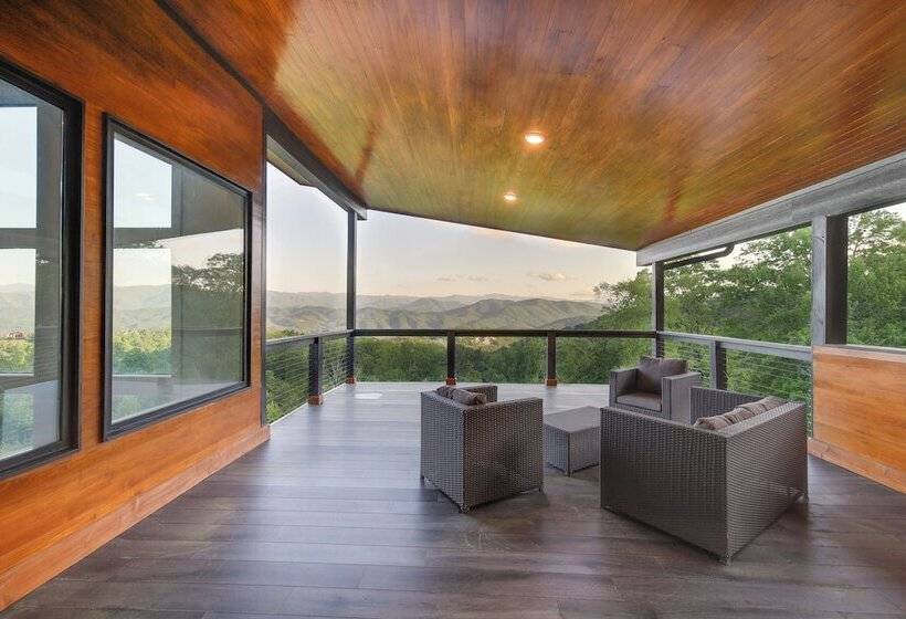 Sevierville Home W/ Hot Tub + Game Room!