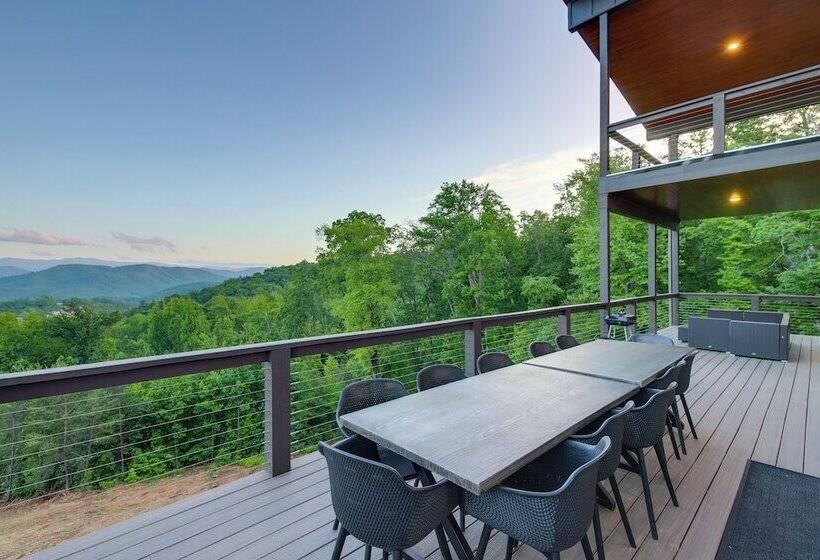 Sevierville Home W/ Hot Tub + Game Room!