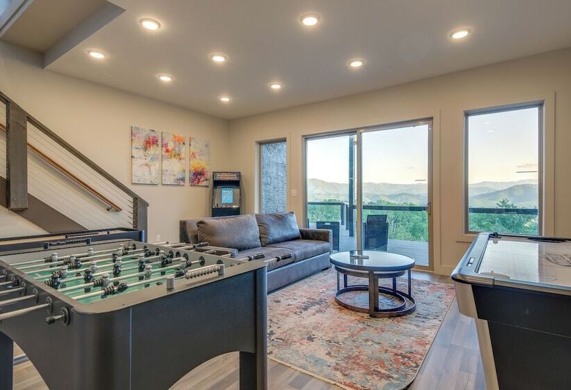 Sevierville Home W/ Hot Tub + Game Room!