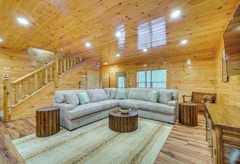 Shady Pines  Cozy Mountain Retreat W/ Hot Tub!