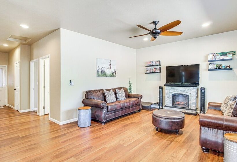 Deck & Atv Trail Access: Quiet Cabin In Show Low