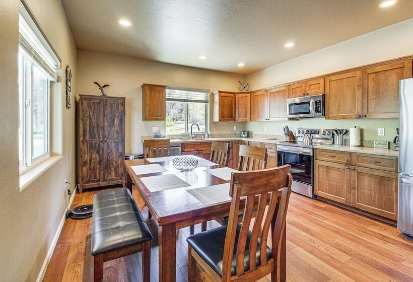 Deck & Atv Trail Access: Quiet Cabin In Show Low