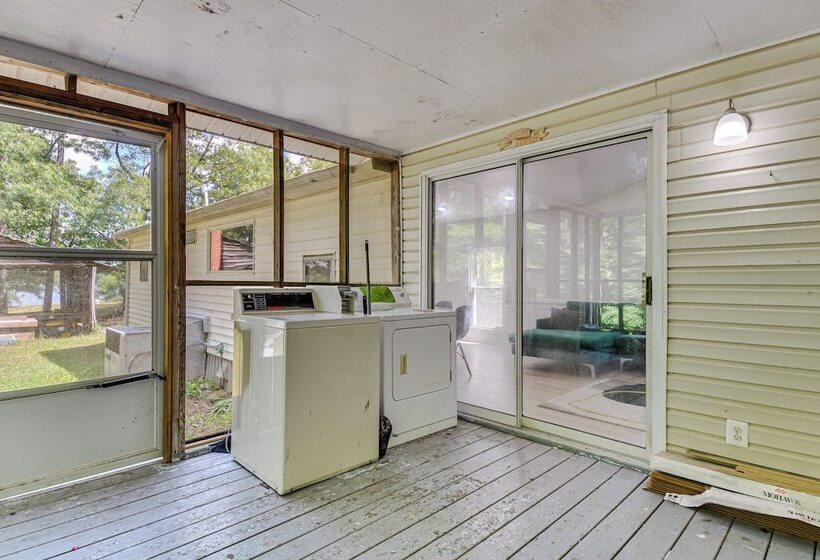 Single Story Cabin On Hyco Lake: Swim & Unwind!