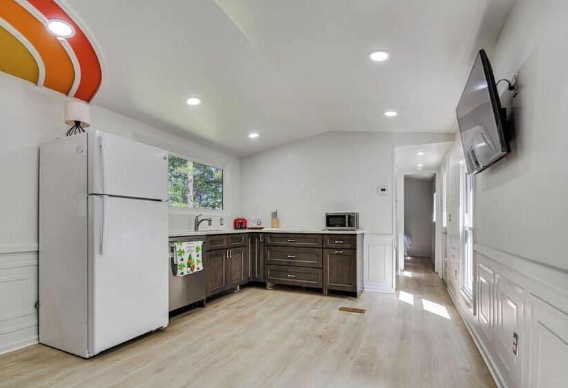 Single Story Cabin On Hyco Lake: Swim & Unwind!