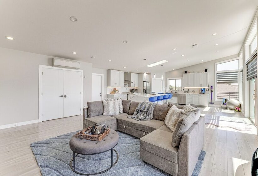 Sleek Ferndale Home W/ Ocean & Mountain Views!