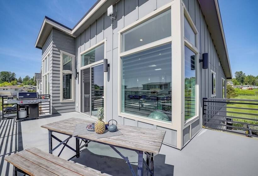 Sleek Ferndale Home W/ Ocean & Mountain Views!