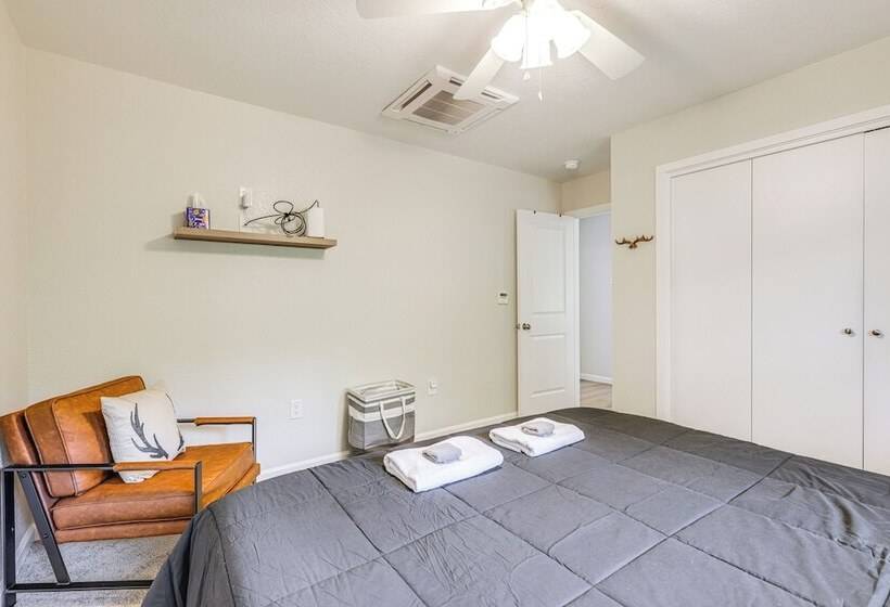 Sonora Hideaway W/ Lake Access & Furnished Deck