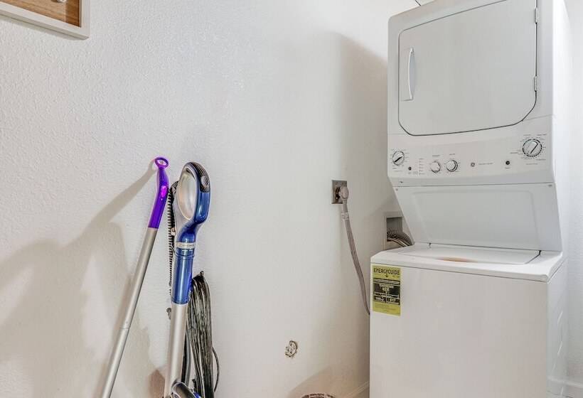 Sonora Hideaway W/ Lake Access & Furnished Deck