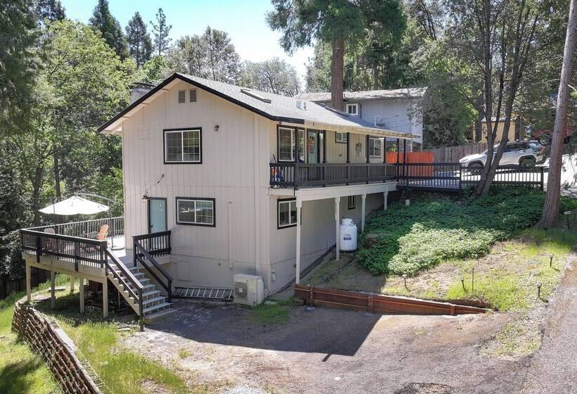 Sonora Hideaway W/ Lake Access & Furnished Deck