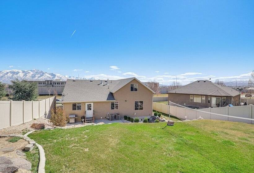 South Jordan Home: Grill, 21 Mi To Salt Lake City