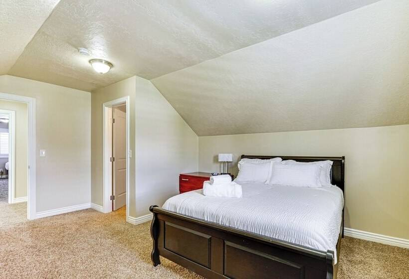 South Jordan Home: Grill, 21 Mi To Salt Lake City