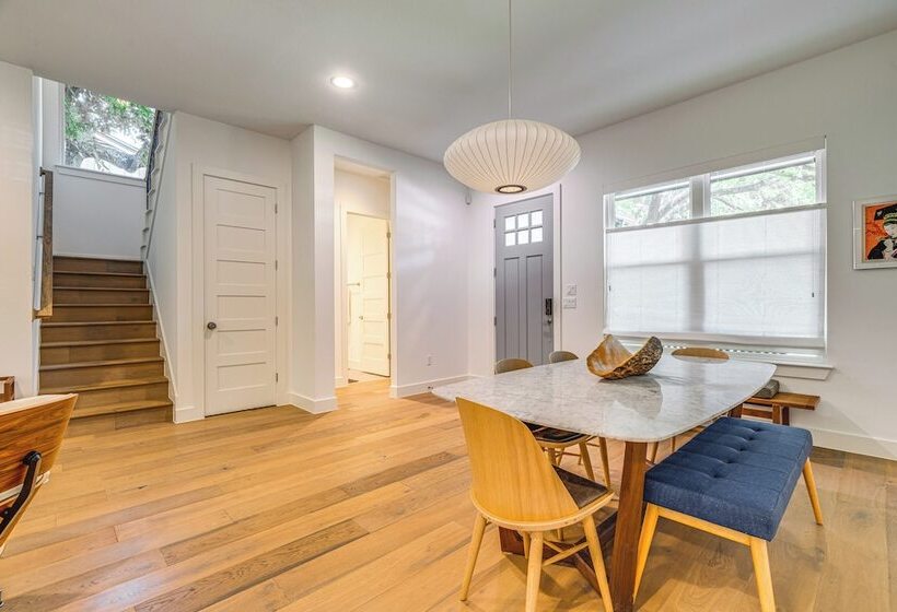 Spacious Austin Home: Near S Congress & Downtown!