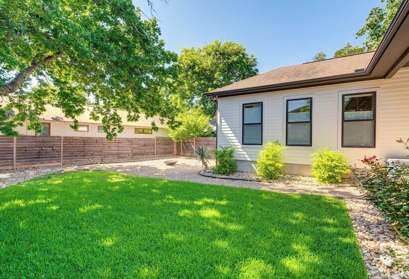 Spacious Austin Home: Near S Congress & Downtown!
