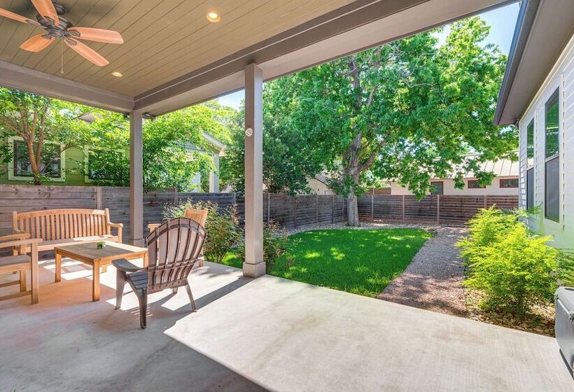 Spacious Austin Home: Near S Congress & Downtown!