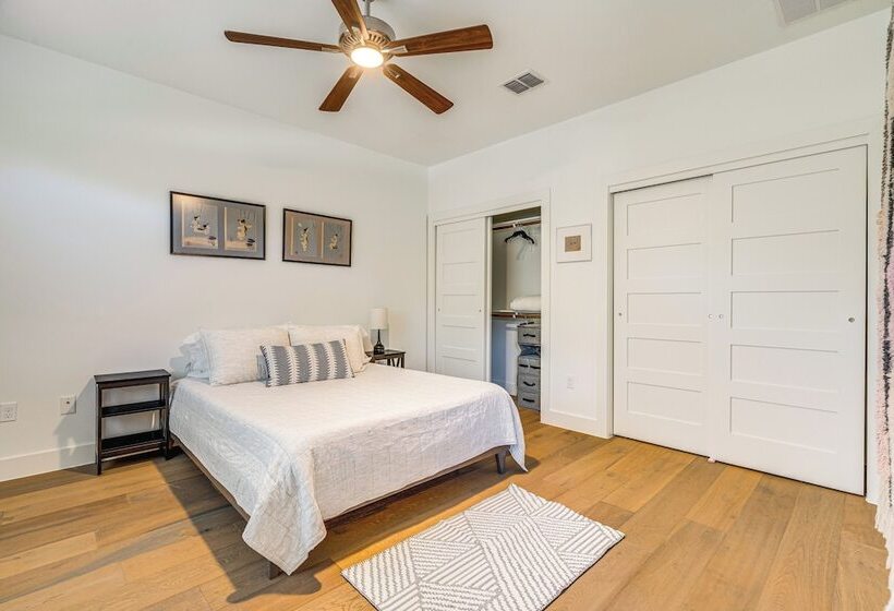 Spacious Austin Home: Near S Congress & Downtown!