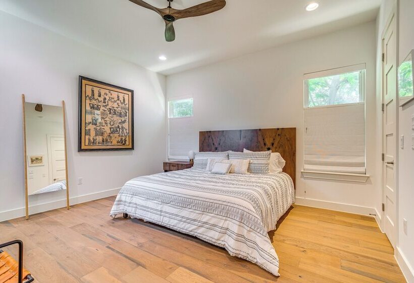 Spacious Austin Home: Near S Congress & Downtown!