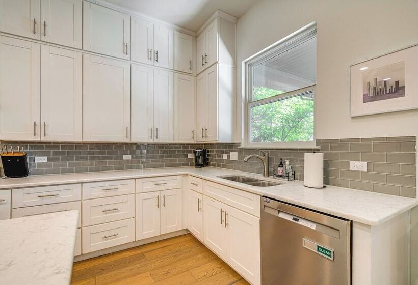 Spacious Austin Home: Near S Congress & Downtown!