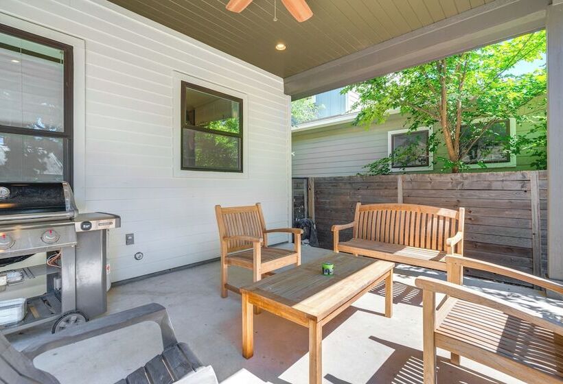 Spacious Austin Home: Near S Congress & Downtown!