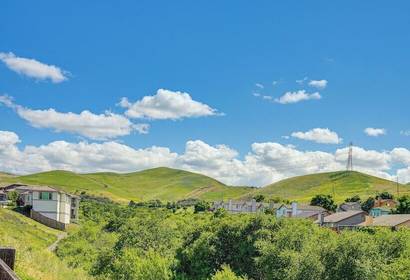 Spacious Bay Point Family Home W/ Private Yard!