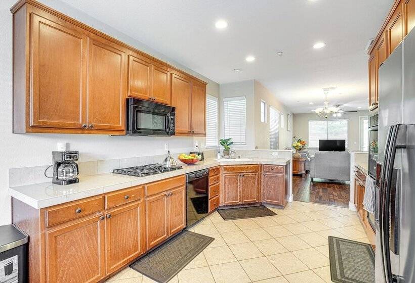 Spacious Bay Point Family Home W/ Private Yard!