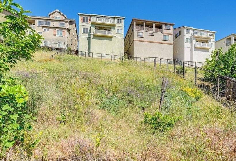 Spacious Bay Point Family Home W/ Private Yard!