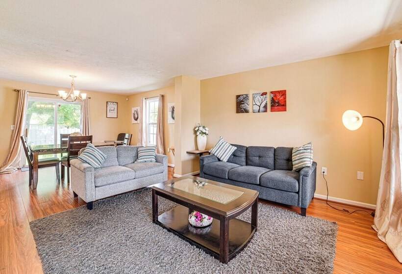 Spacious Champaign Home By University Of Illinois!