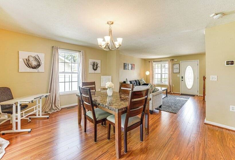 Spacious Champaign Home By University Of Illinois!