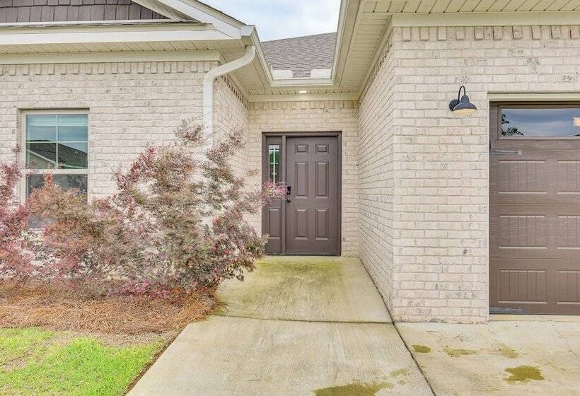 Spacious Dothan Home ~ 4 Mi To Downtown!