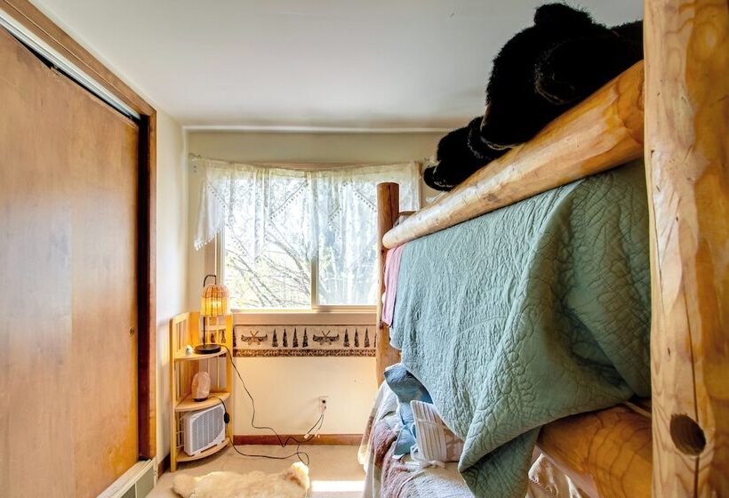 Spacious Duluth Home ~ 4 Mi To Lake Superior!