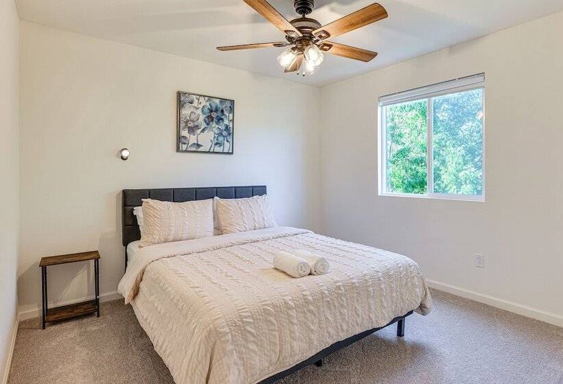 Spacious Family Home In Stockton   Pets Welcome!