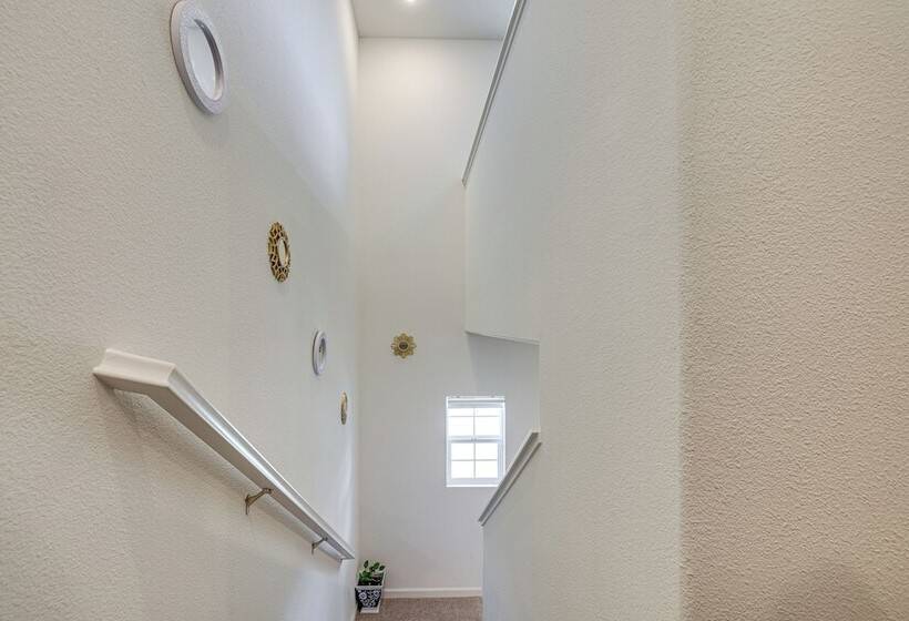 Spacious Family Home In Stockton   Pets Welcome!