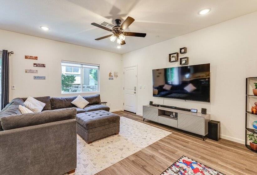 Spacious Family Home In Stockton   Pets Welcome!