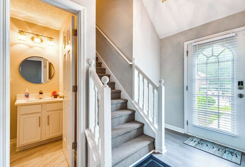 10 Mi To Stone Mtn Park: Spacious Home In Lithonia