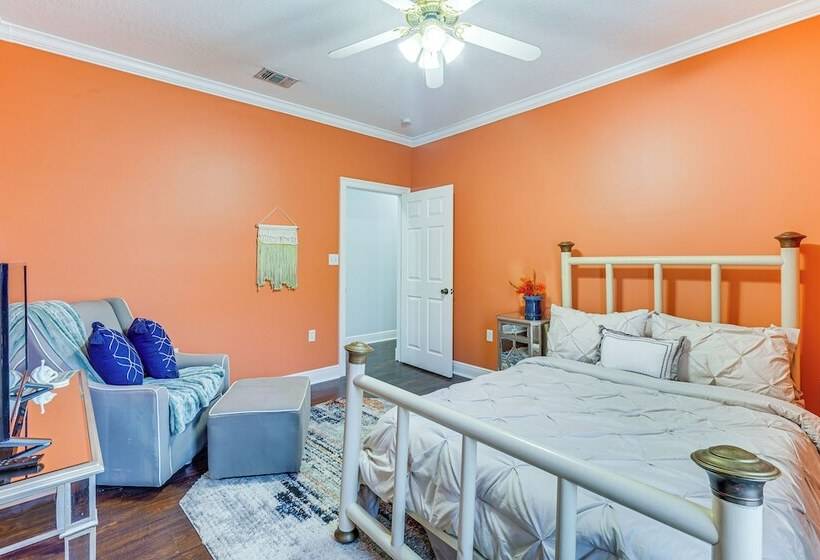 Spacious Long Beach Vacation Home W/ Patio & Grill