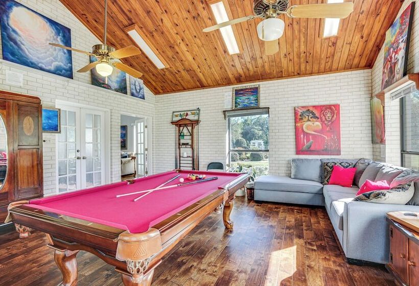 Spacious Madisonville Estate W/ Grill & Pond Views